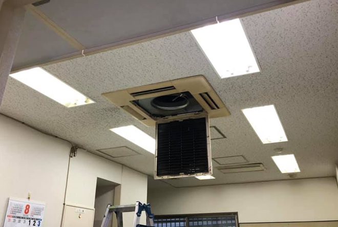 天井埋め込み型エアコンクリーニング